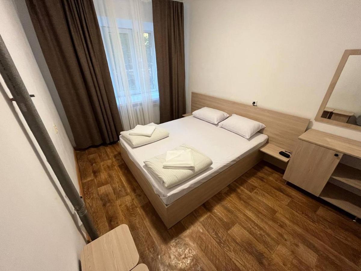 Fox Hostel Киев Экстерьер фото